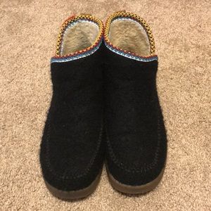 Sanuk Booties